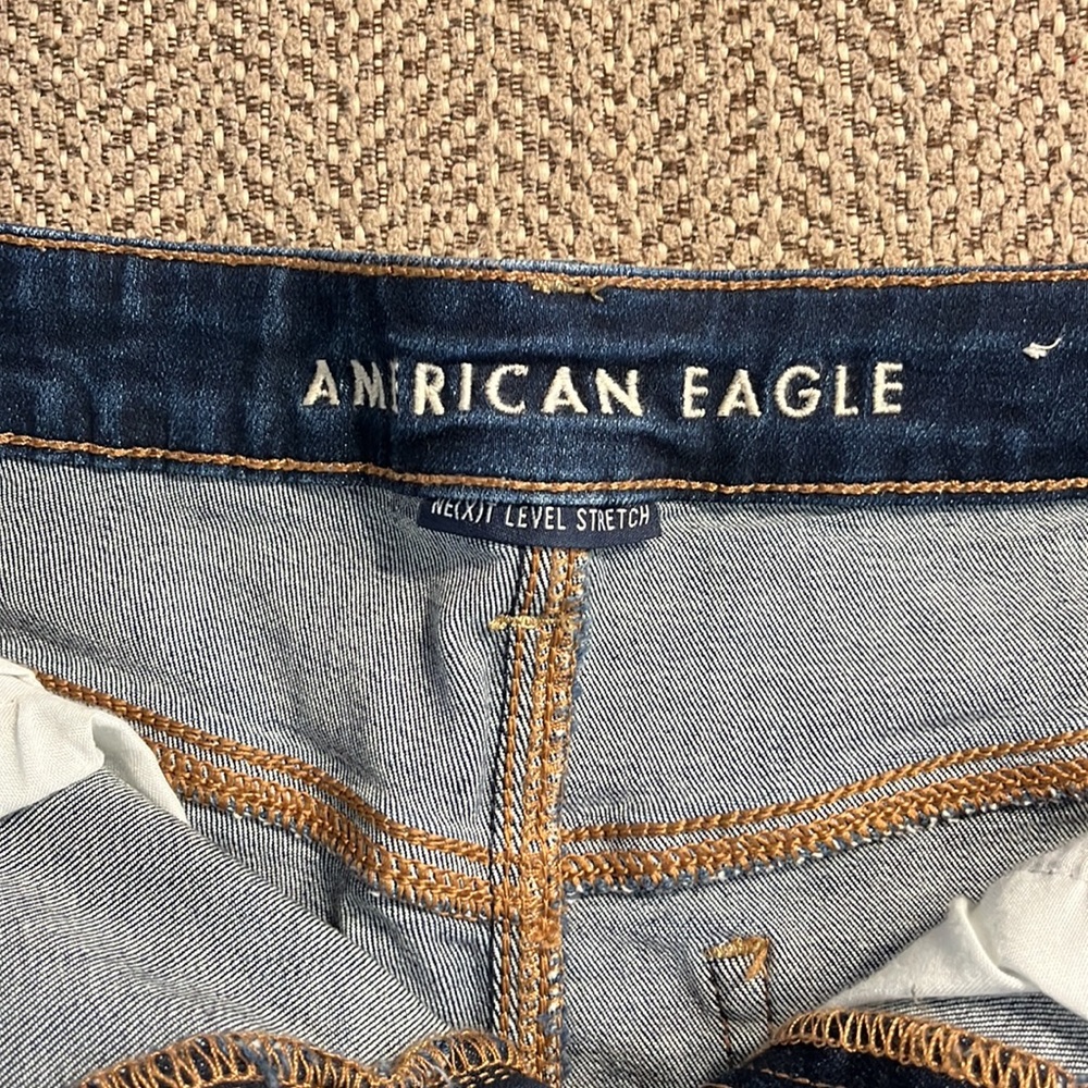 American Eagle Super Hi- Rise Shortie - Size 8 - Super Stretch - Picture 3 of 4